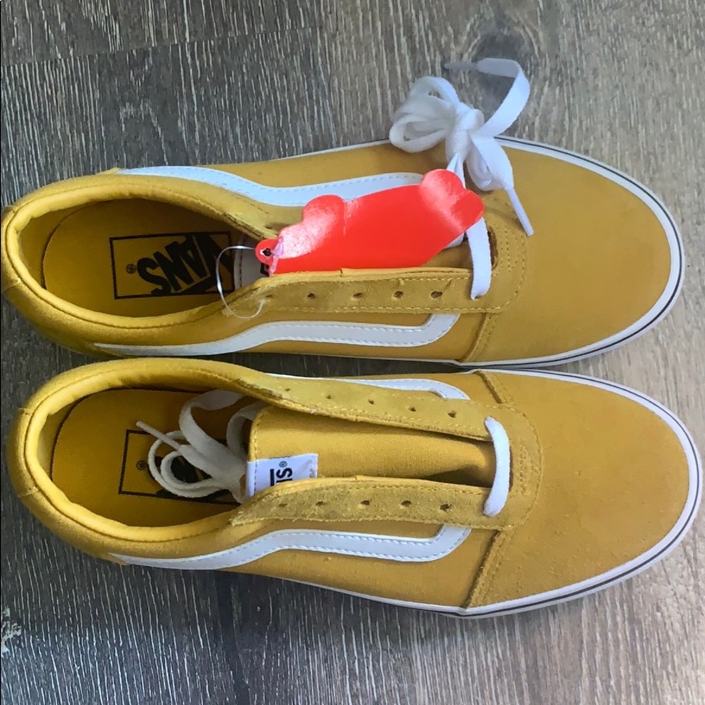 VANS BRAND NEW NO TAGS